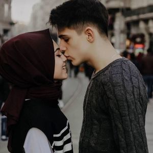 Meet your Posher, Safoora